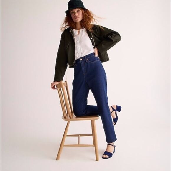 CREW Curvy '90s Classic Straight Jean in Resin Rinse Wash Size